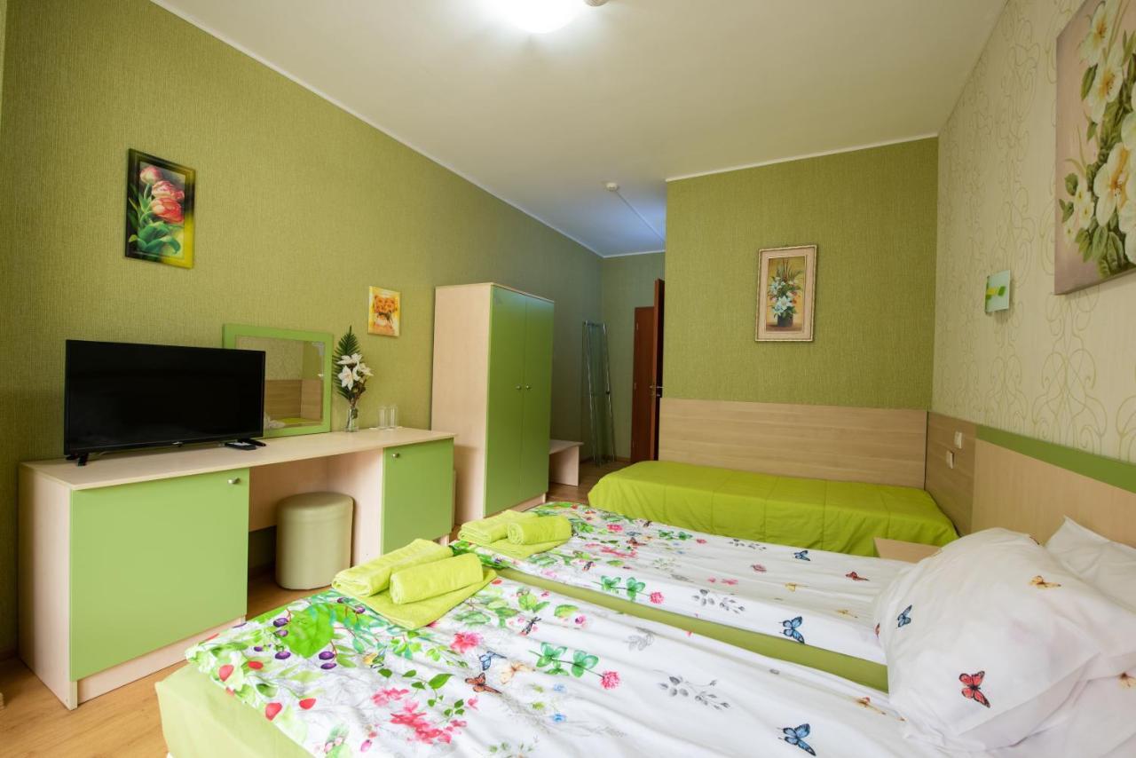 Family Hotel Enica Teteven Extérieur photo