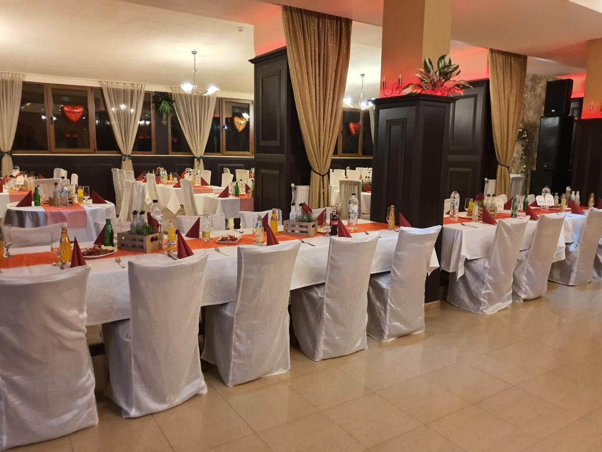 Family Hotel Enica Teteven Extérieur photo