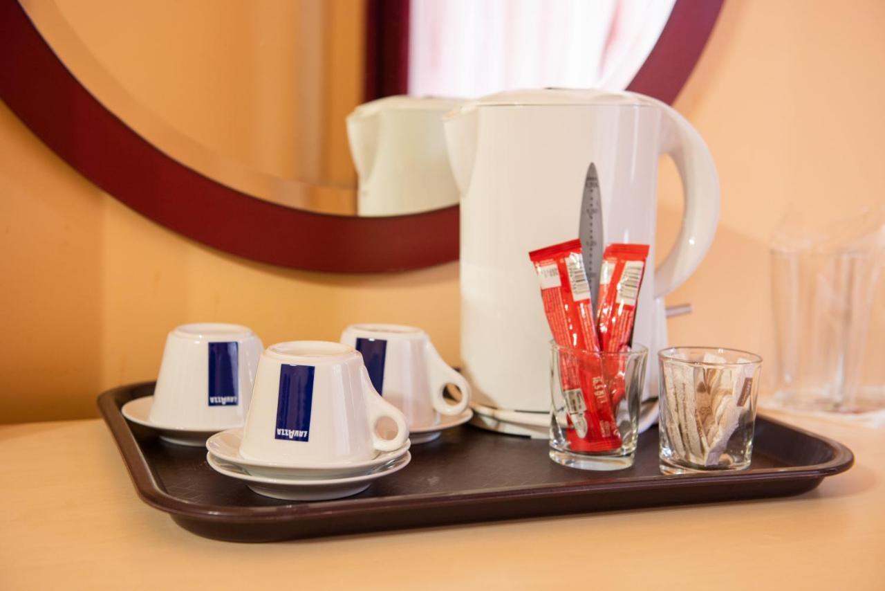 Family Hotel Enica Teteven Extérieur photo
