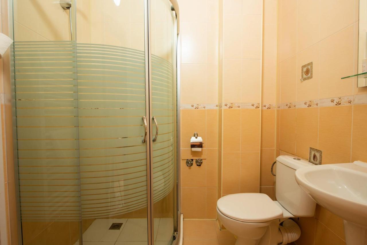 Family Hotel Enica Teteven Extérieur photo