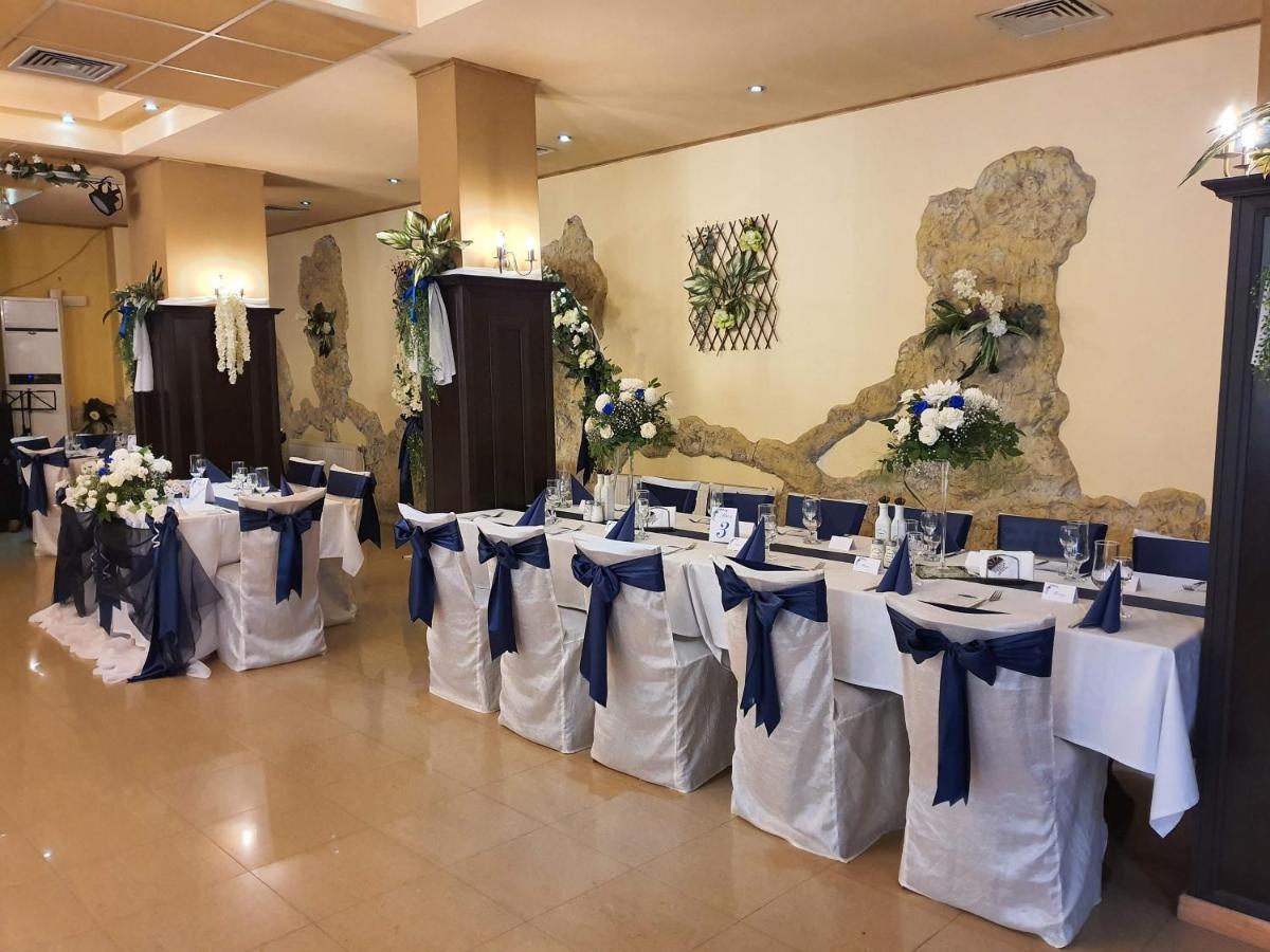 Family Hotel Enica Teteven Extérieur photo
