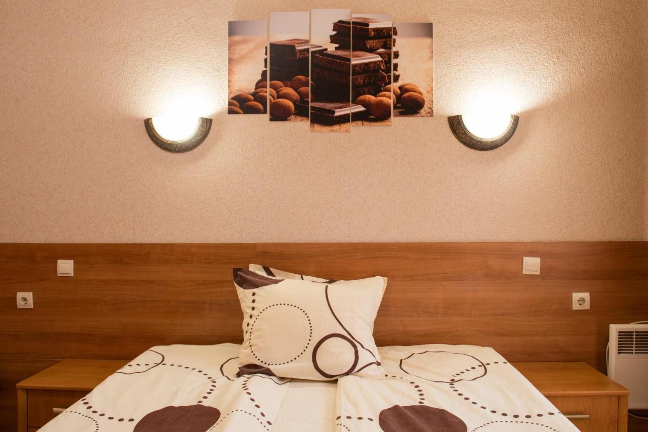 Family Hotel Enica Teteven Extérieur photo