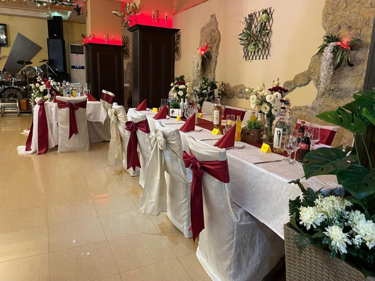 Family Hotel Enica Teteven Extérieur photo