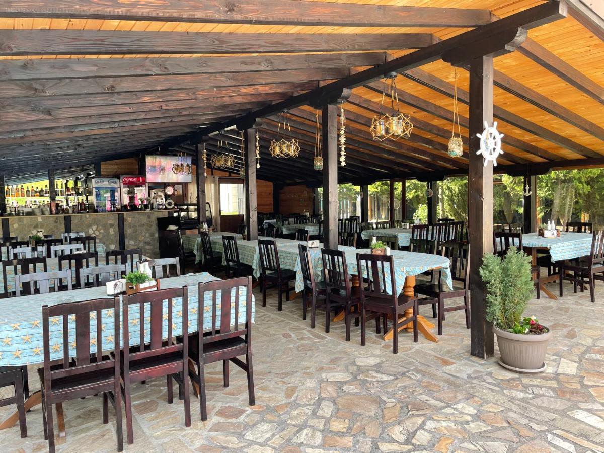 Family Hotel Enica Teteven Extérieur photo